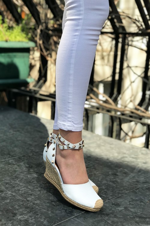 Beyaz Deri Hasır Taban Topuklu Sandalet - HILARIS