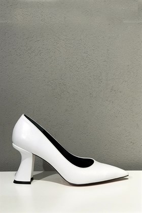 Beyaz Vegan Deri Topuklu Ayakkabı - AYLA