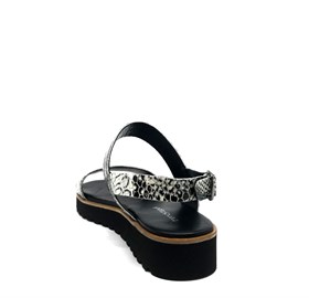 Siyah Beyaz Deri Yılan Desenli Sandalet - TONYA